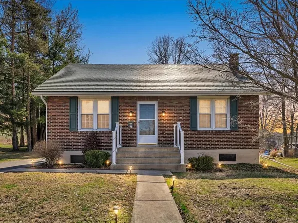417 S Wayne St, Orwigsburg, PA 17961