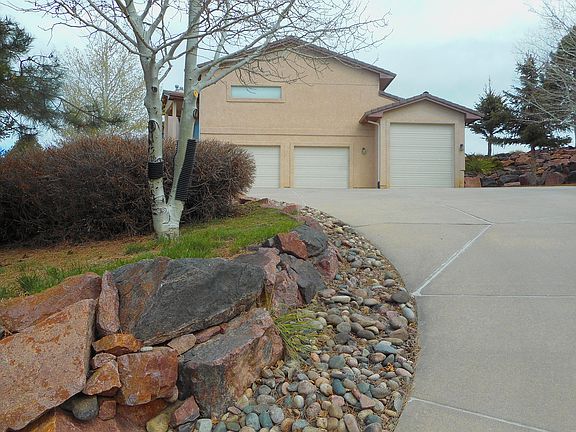 Driveway to 3 car garage