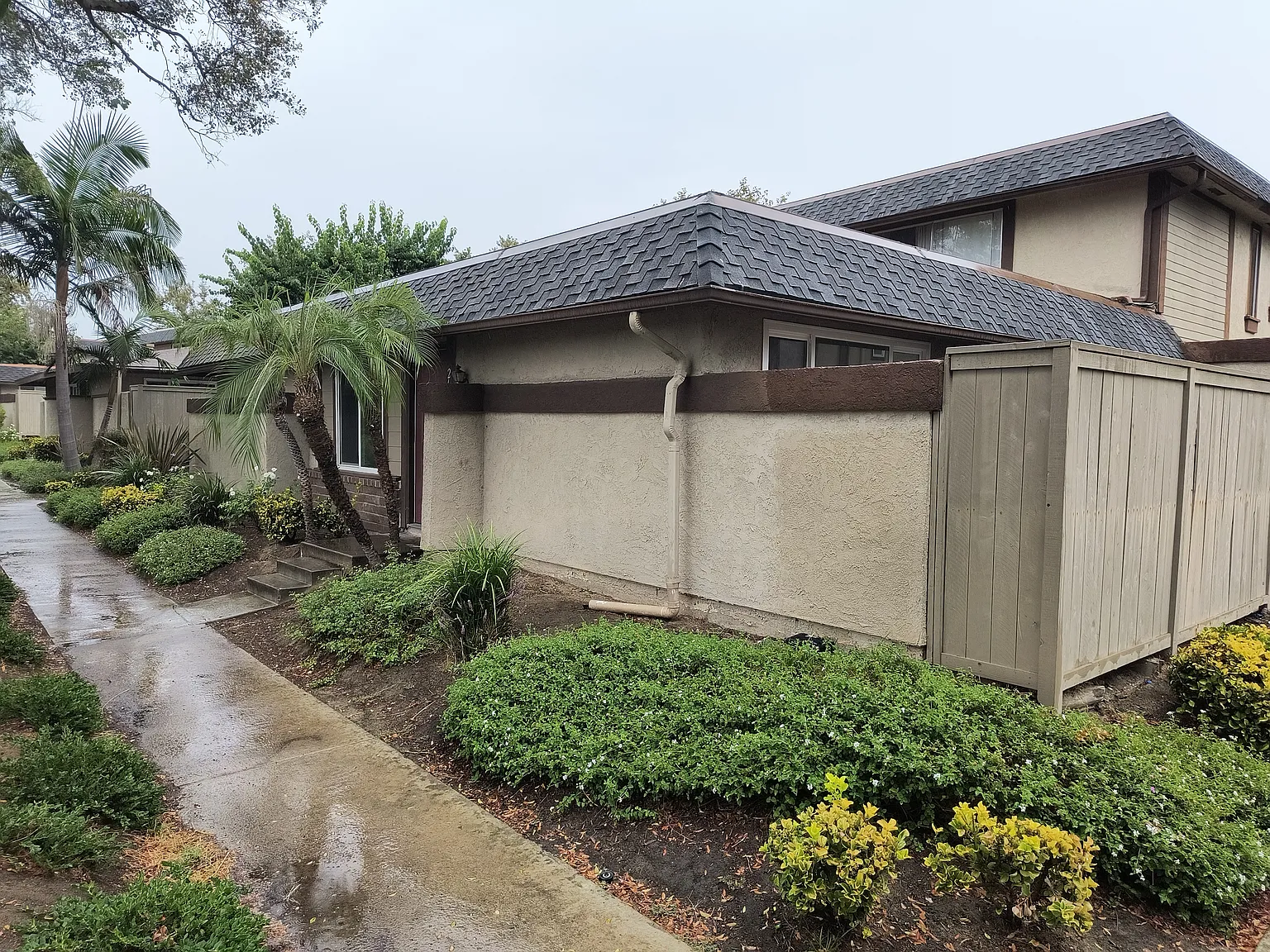 3 bed, 1145 sqft, $3,700 — Photo 2