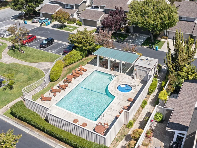20 Spinnaker Pl — Photo 15