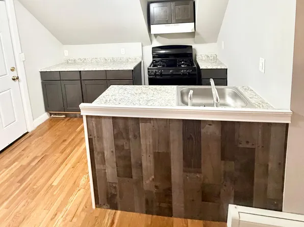 12 Button St #3, New Haven, CT 06519