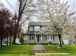 606 Walnut St, Roselle Park, NJ 07204