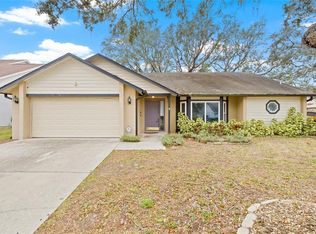 1909 River Crossing Dr, Valrico, FL 33596