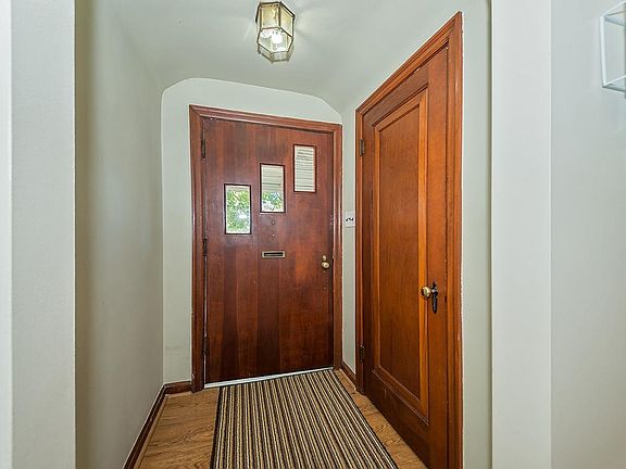 3rd image of 6934 Britton Ave