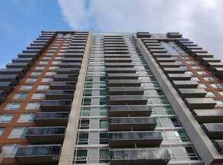 215 Queen St E #2307, Brampton, ON L6W 0A9