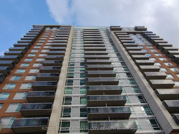215 Queen St E, Brampton, ON