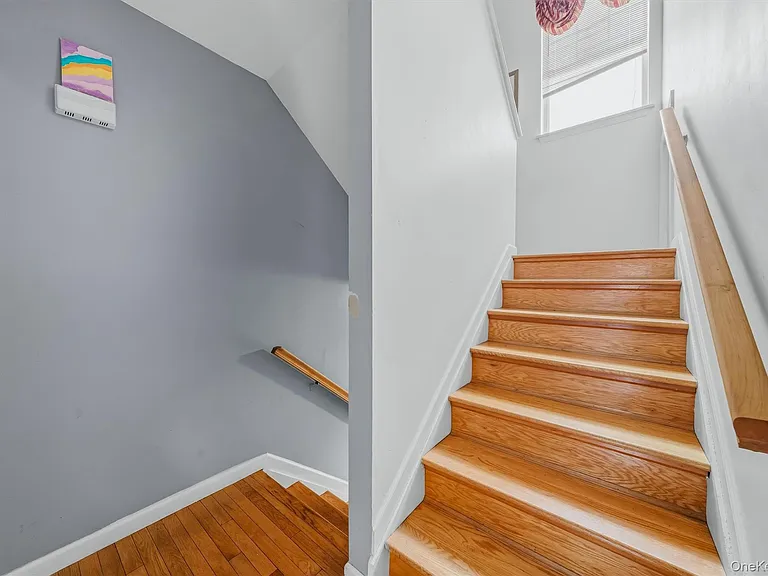 35 Helene Rd — Photo 12
