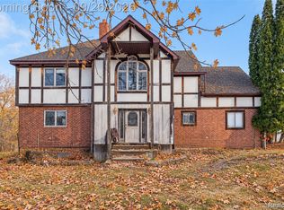 1191 Gage Rd, Holly, MI 48442