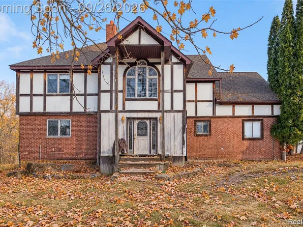 1191 Gage Rd, Holly, MI 48442