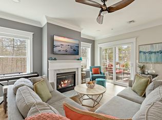 2 Longwood Ln #207, Hanover, MA 02339