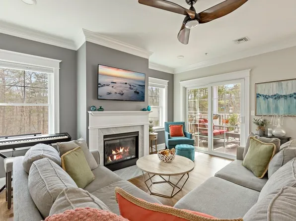 2 Longwood Ln #66, Hanover, MA 02339