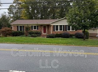 708 W Lee Rd, Taylors, SC 29687