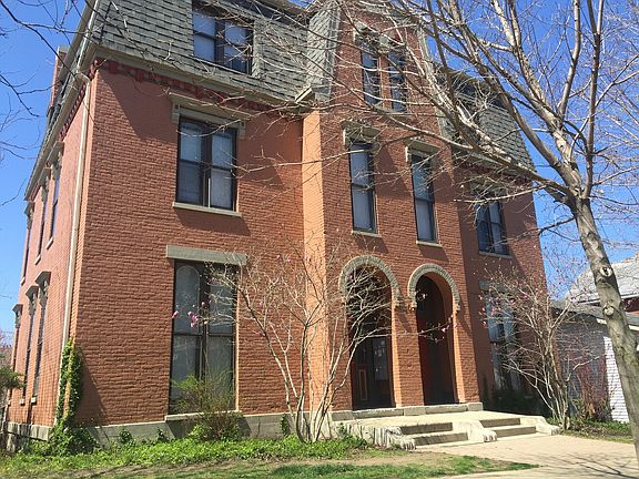 2nd image of 220 S 6th St #830