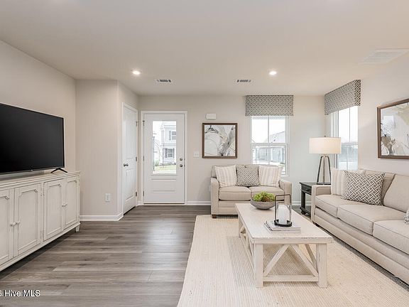 7th image of this home