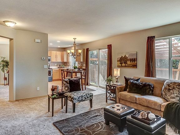 5th image of 17324 24th Avenue Ct E