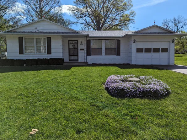 808 N Folger St, Carrollton, MO 64633