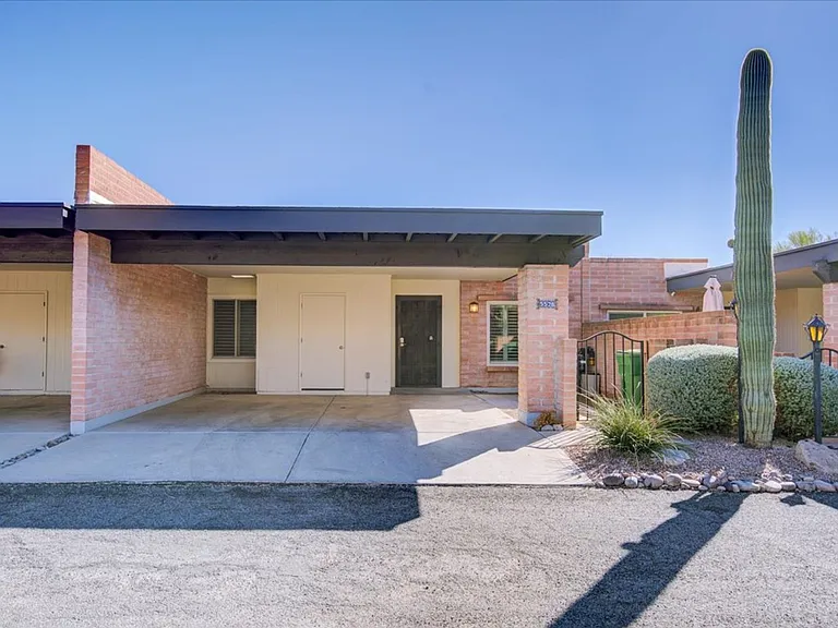 5526 N Arroyo Grande Dr — Photo 1