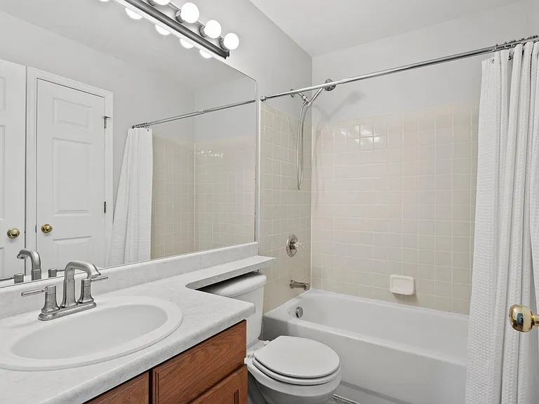 2067 Woodpark Dr — Photo 22