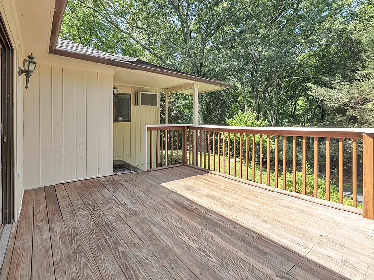 21 Old Redding Rd — Photo 33