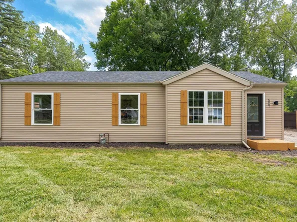 5067 Dove Rd, Kimball, MI 48074