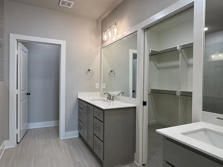 7110 Alexander Dr — Photo 12