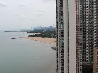 6157 N Sheridan Rd APT 3C, Chicago, IL 60660