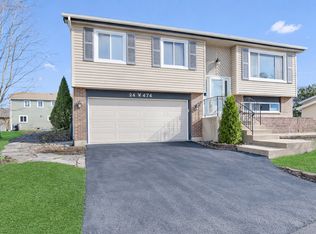 24W474 Surf Ct, Naperville, IL 60540