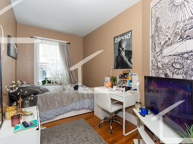 15 Saint Lukes Rd #1 — Photo 4