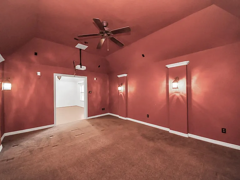 1807 Ravenel Ln — Photo 37