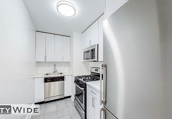 4th image of 96 5th Ave APT 17J