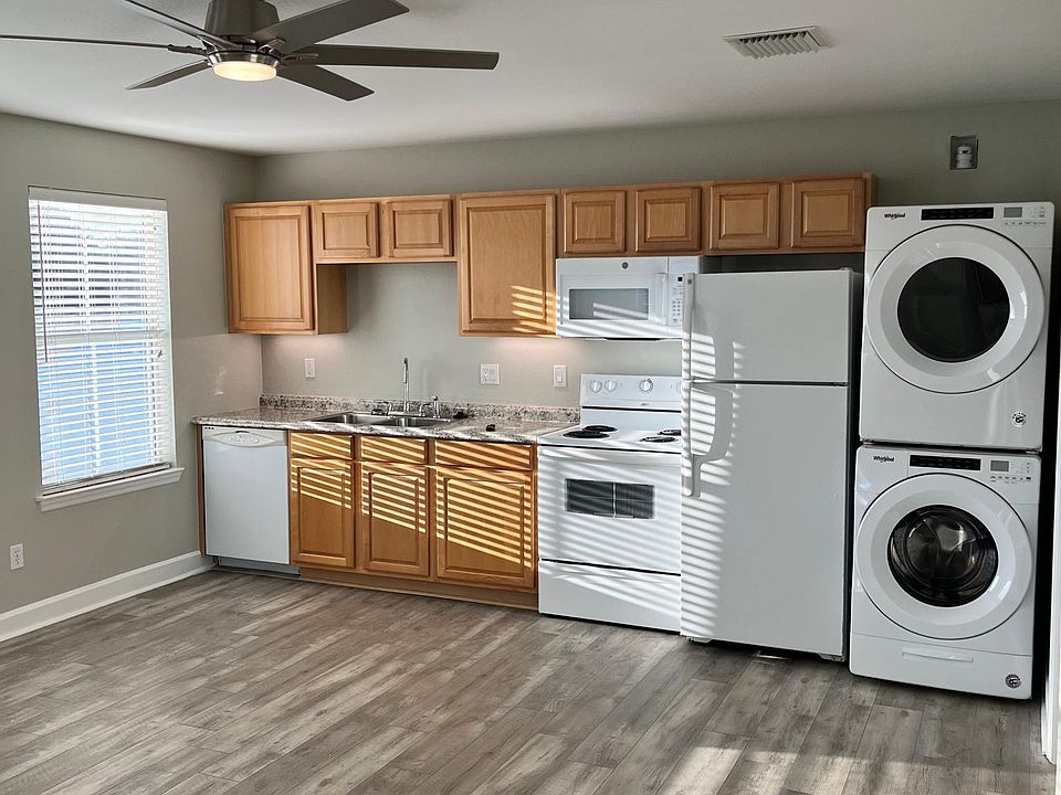 Kitchen and main room