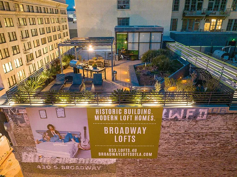 The Broadway Lofts — Photo 37