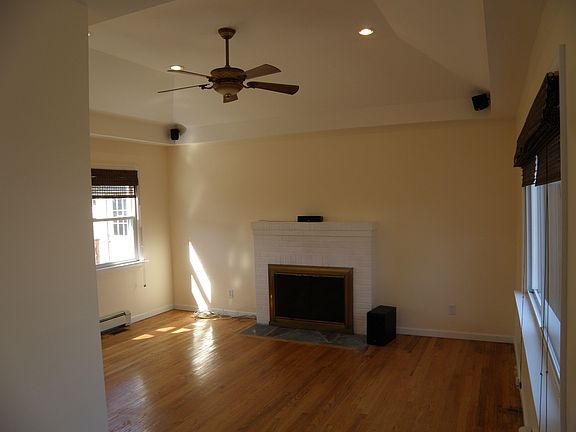 2nd image of 232 N 6th St