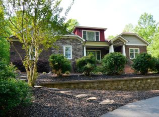 3226 Greenbriar Dr, Yadkinville, NC 27055