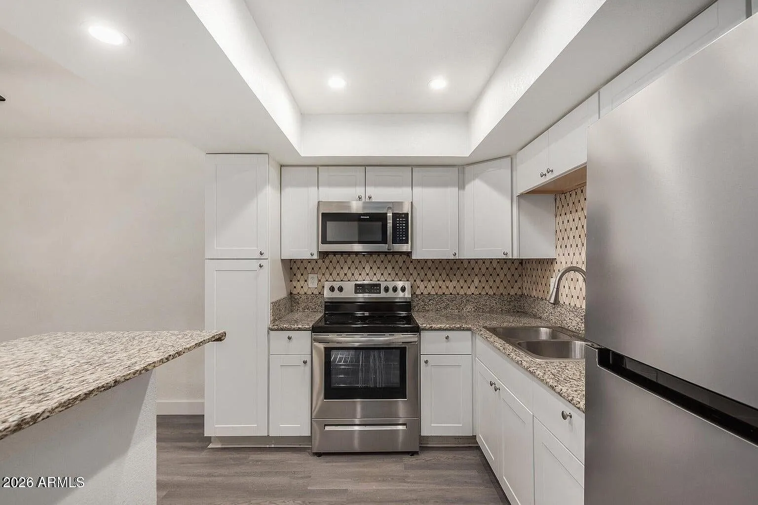 3 bed, 836 sqft, $1,400 — Photo 2