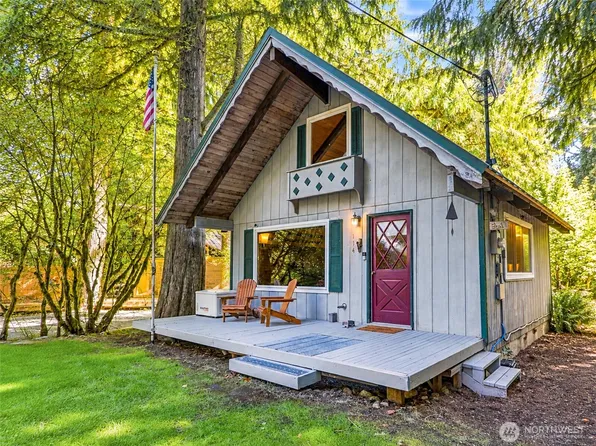 114 3rd Street, Skykomish, WA 98288