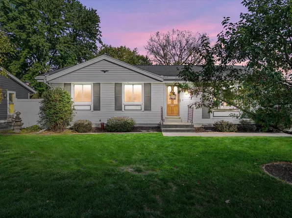 1603 Center ROAD, Waukesha, WI 53189