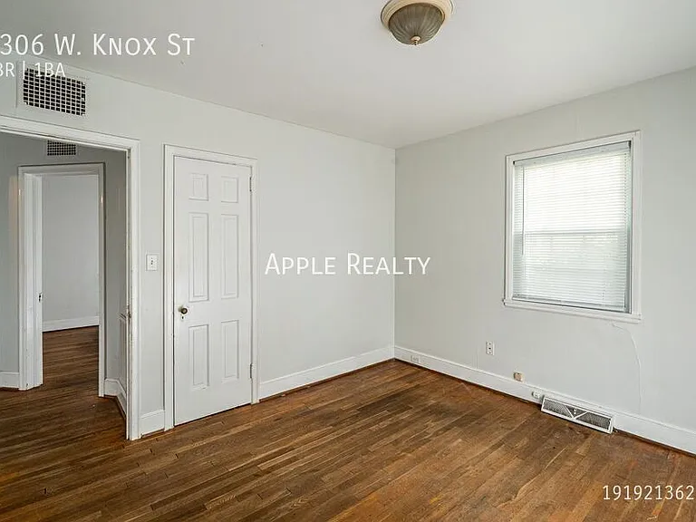 2306 W Knox St — Photo 12