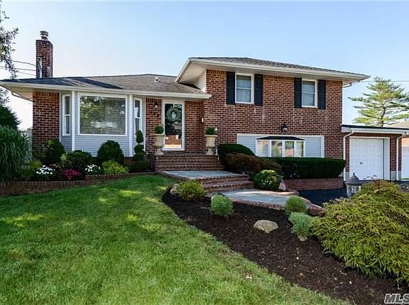 2nd image of 133 Oakwood Dr