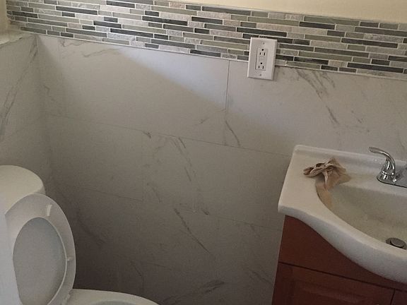 5th image of 4238 Digney Ave
