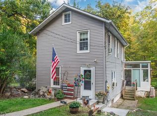 76 Reeve Ave, Bloomingdale, NJ 07403