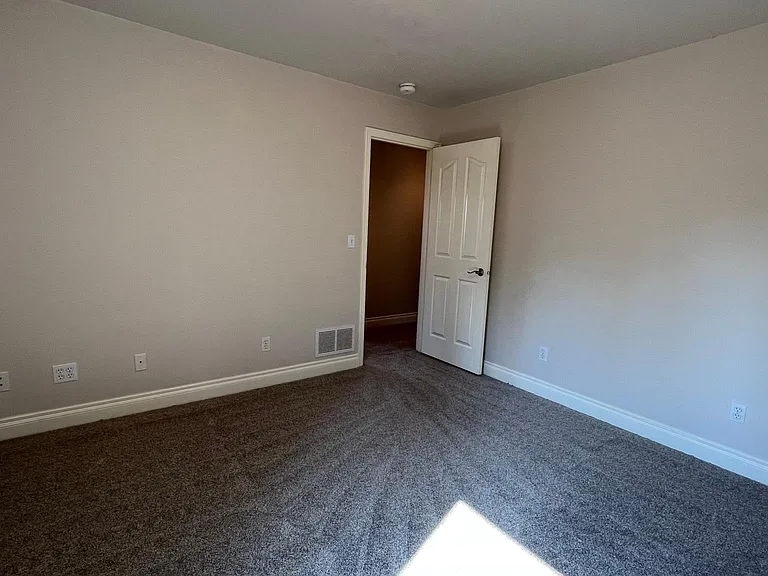 16107 Grand Bluff Cir — Photo 17