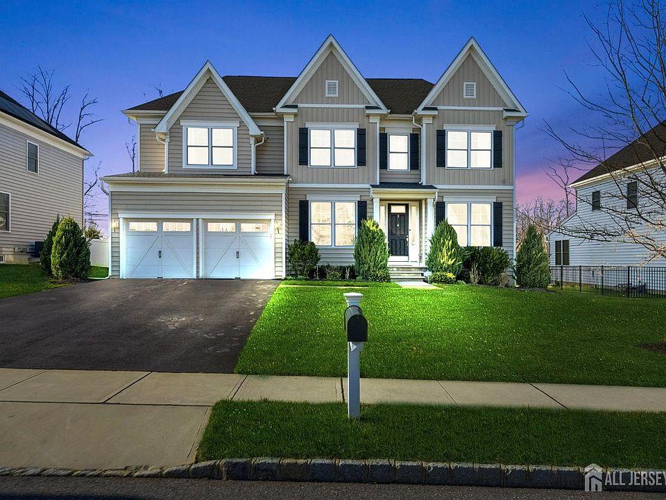 1st image of 3 Cairnes Ln