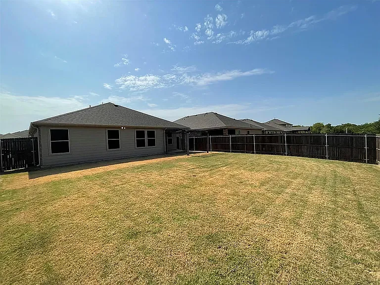 1007 Riverstone Trl — Photo 15
