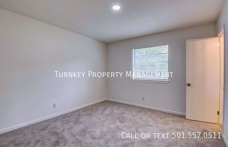 6 Parkridge Dr - $500 off 1st Month's Rent! — Photo 4