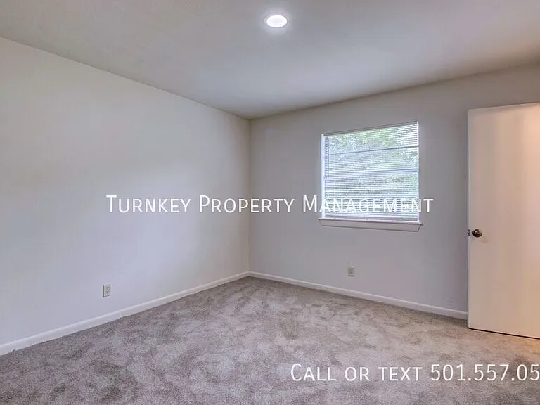 6 Parkridge Dr — Photo 4