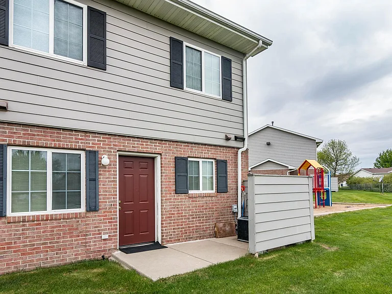 WestPointe Townhomes — Photo 20