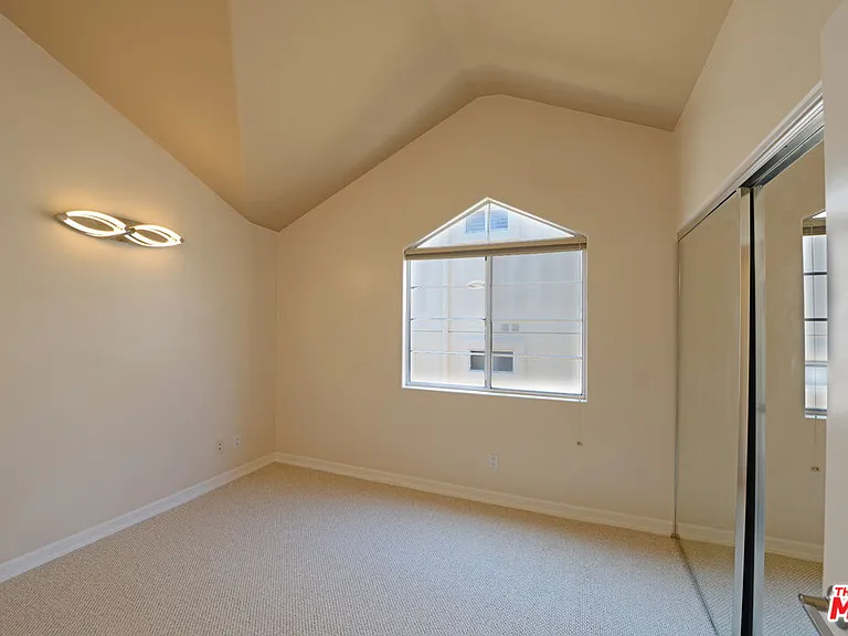 2015 S Beverly Glen Blvd #402 — Photo 18