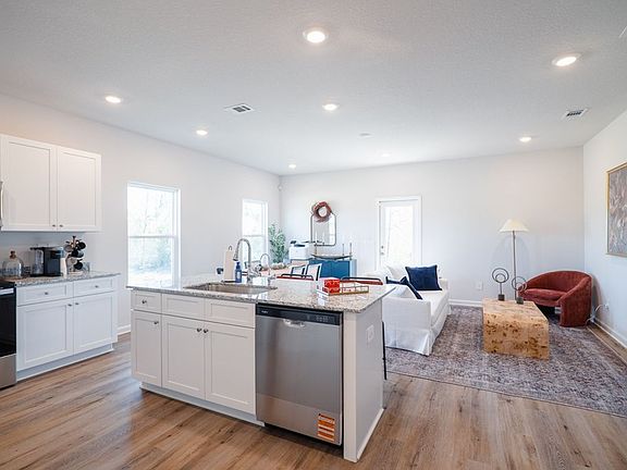 4th image of 6412 Abney Ct