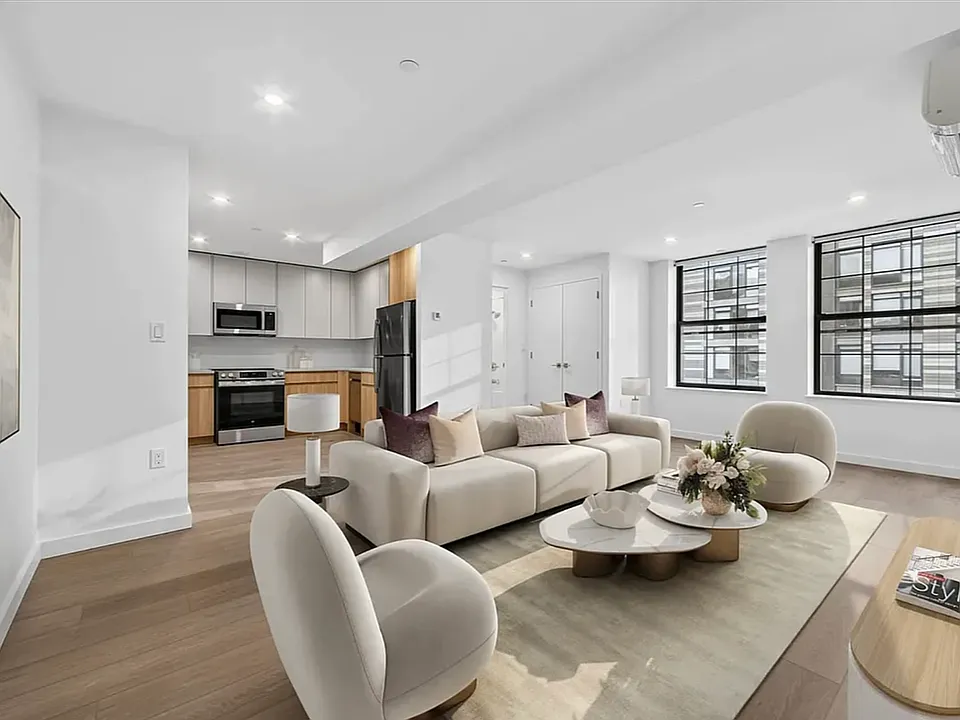 225 E 134th St #2G